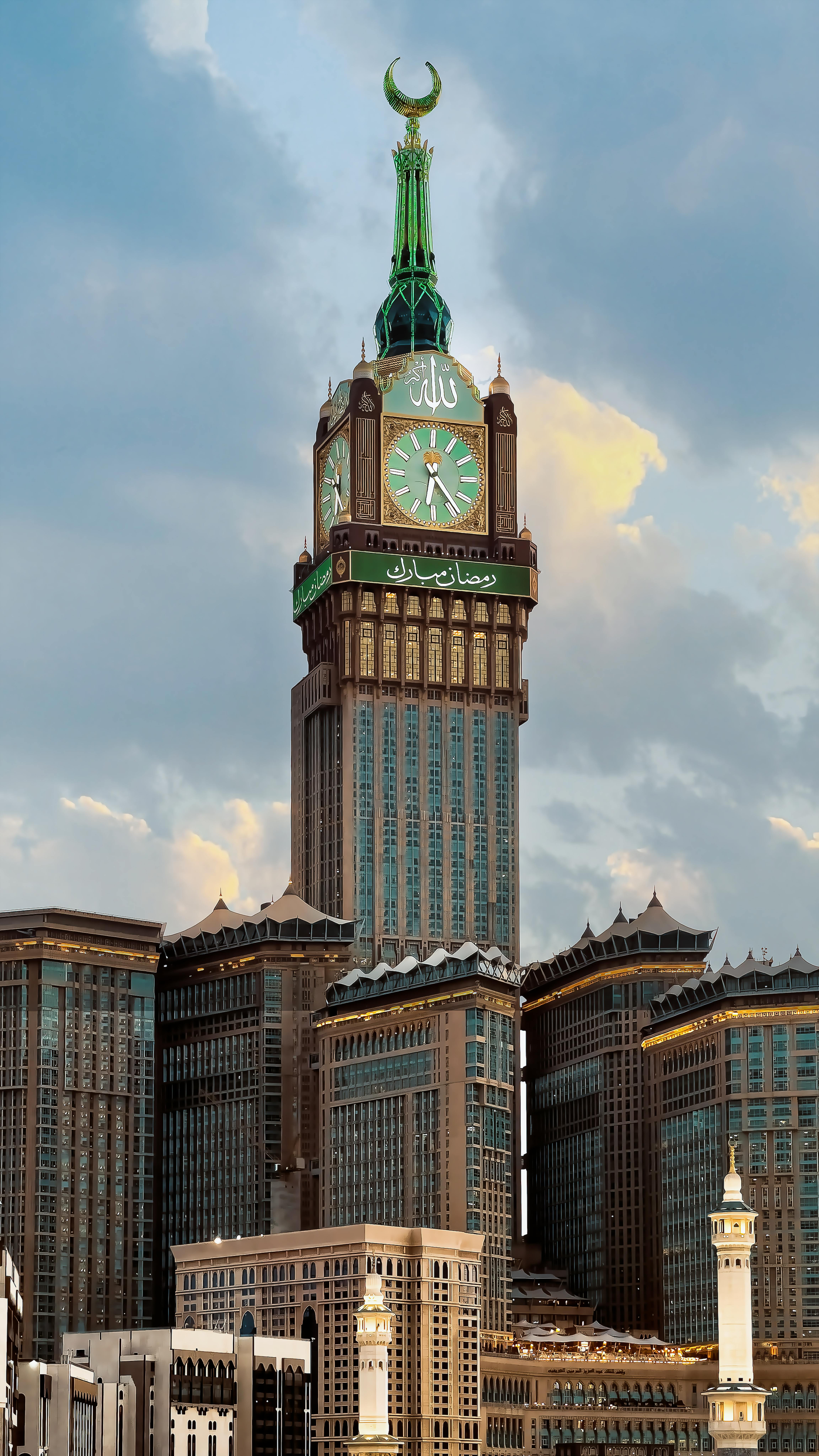 Riyadh cityscape and Kingdom Centre Tower representing Saudi Arabia export market